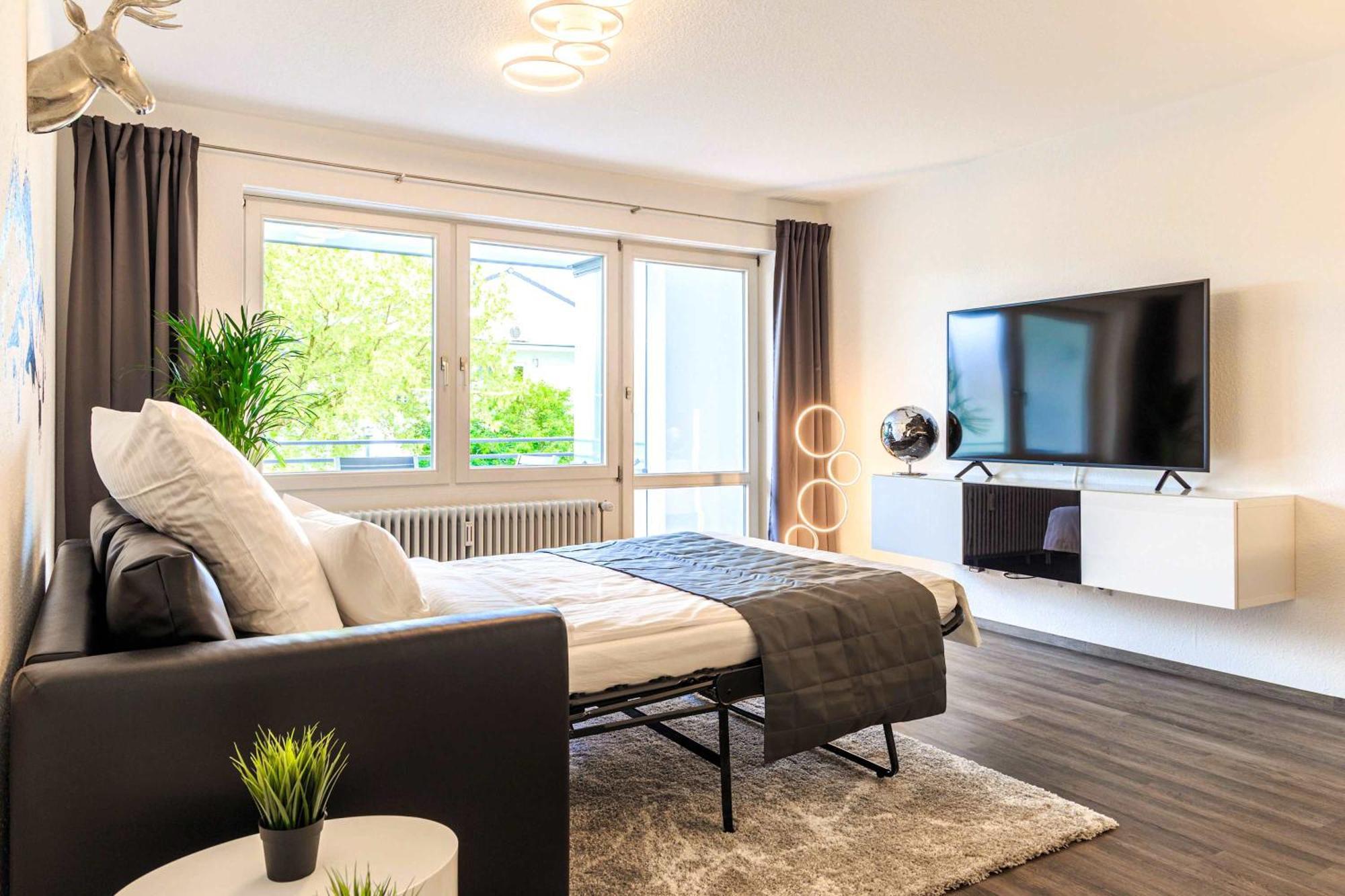 Relax Apartment Black & White Friedrichshafen Exterior photo