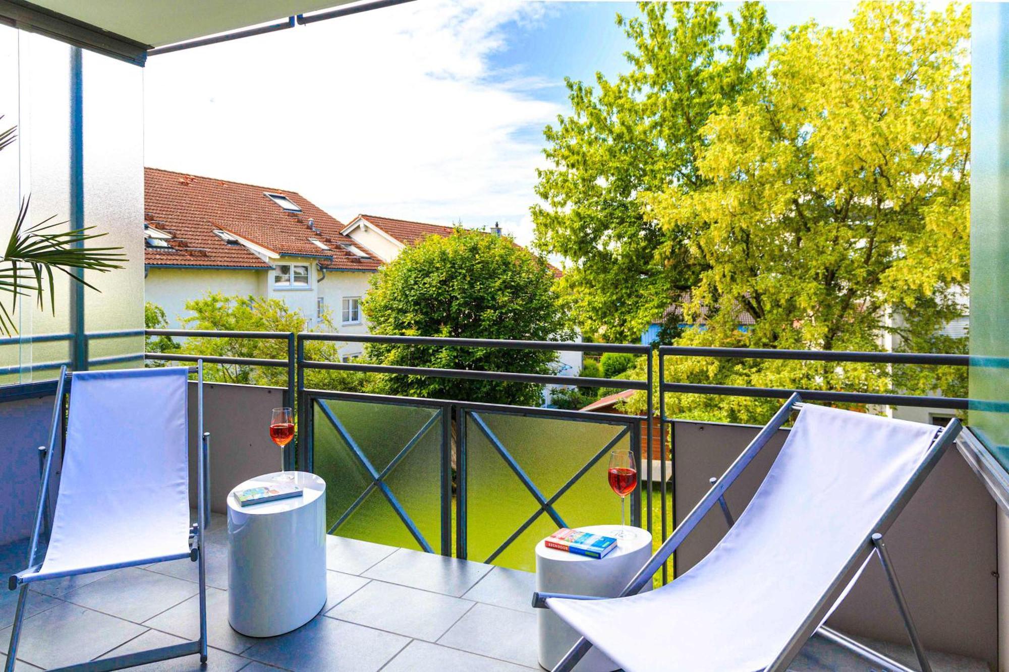 Relax Apartment Black & White Friedrichshafen Exterior photo